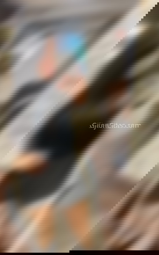 Montse, mujer trans conociendo la ciudad. 643229925. Citas en GIJÓN, GIJÓN. www.gijoncitas.com.