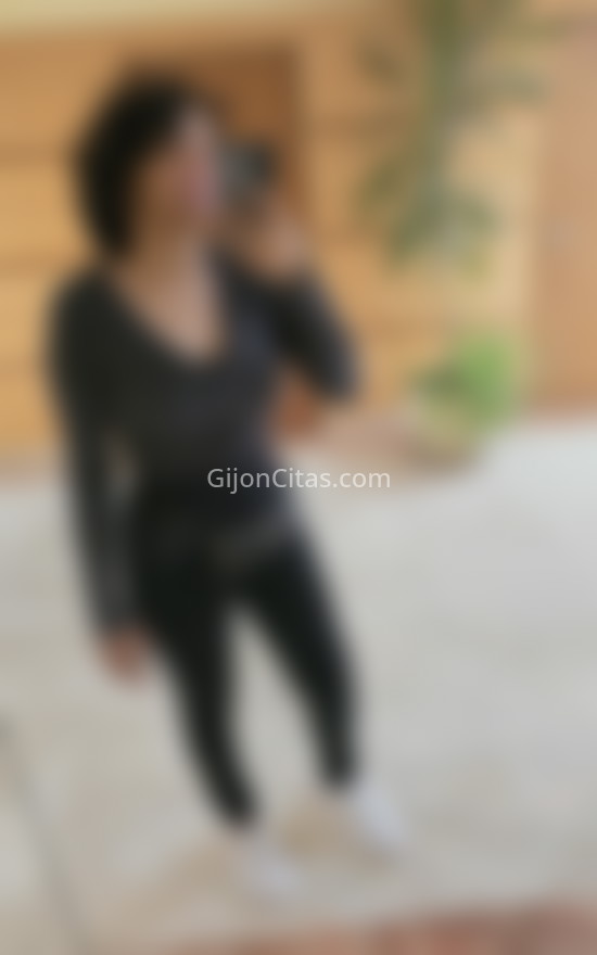 Núbia, latina muy sociable. 645777130. Citas en GIJÓN, GIJÓN. www.gijoncitas.com.
