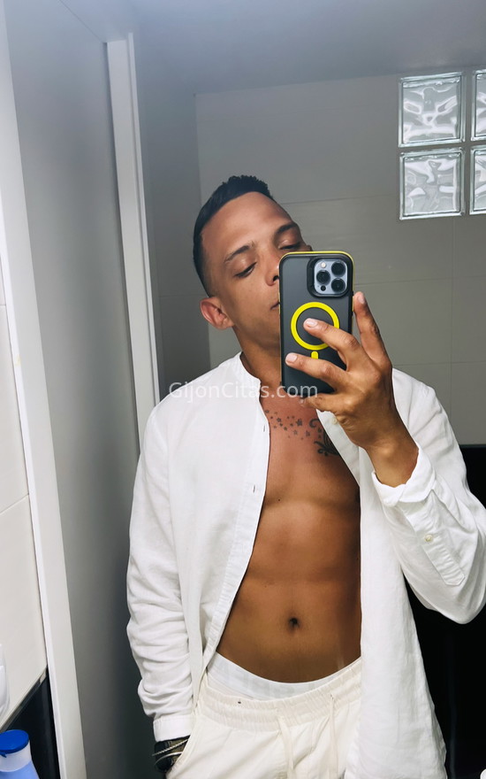 Gabriel, latino. 631126262. Citas en GIJÓN, GIJÓN. www.gijoncitas.com.