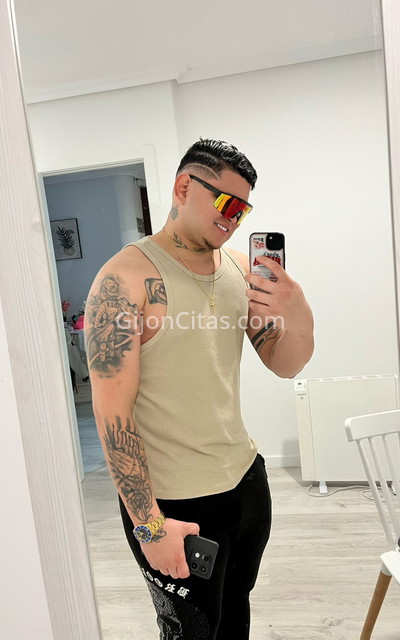 Stefan, joven colombiano . 613967239. Citas en GIJÓN, GIJÓN. www.gijoncitas.com.