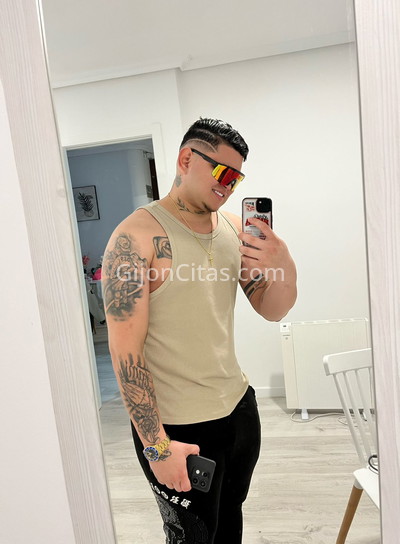 Stefan, joven colombiano . 613967239. Citas en GIJÓN, GIJÓN. www.gijoncitas.com.