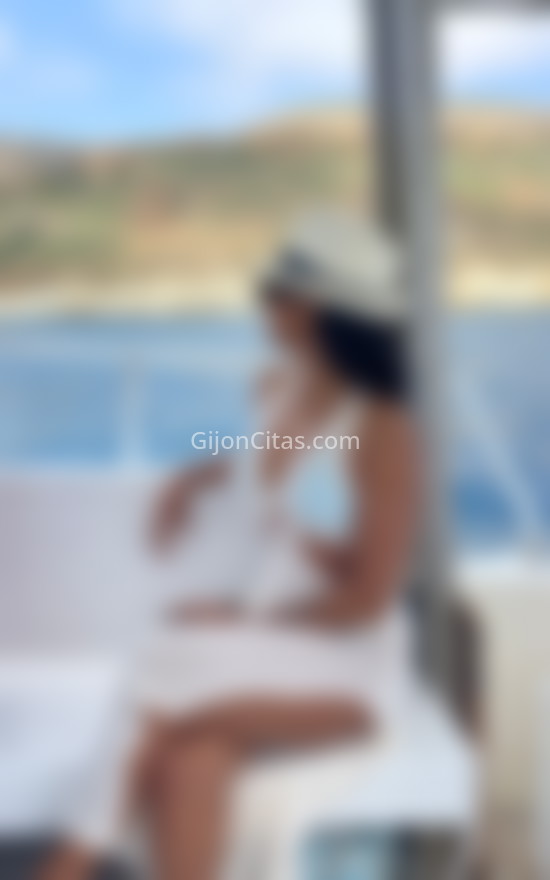 Cristal, de Brasil como la samba. 613842722. Citas en GIJÓN, GIJÓN. www.gijoncitas.com.