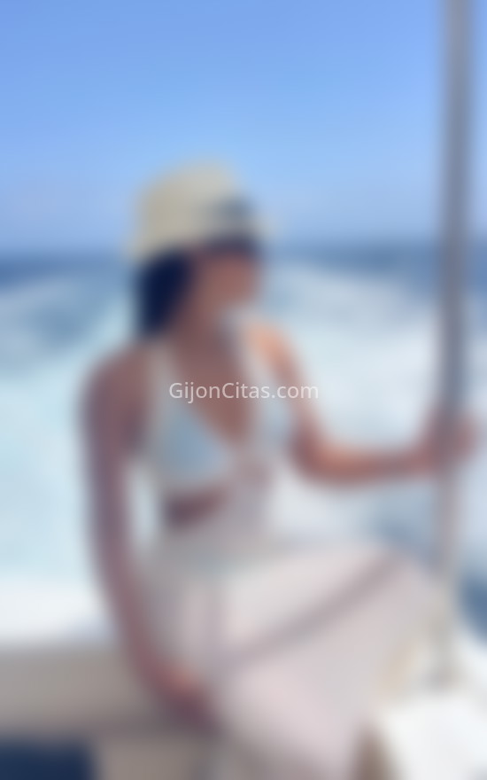 Cristal, de Brasil como la samba. 613842722. Citas en GIJÓN, GIJÓN. www.gijoncitas.com.