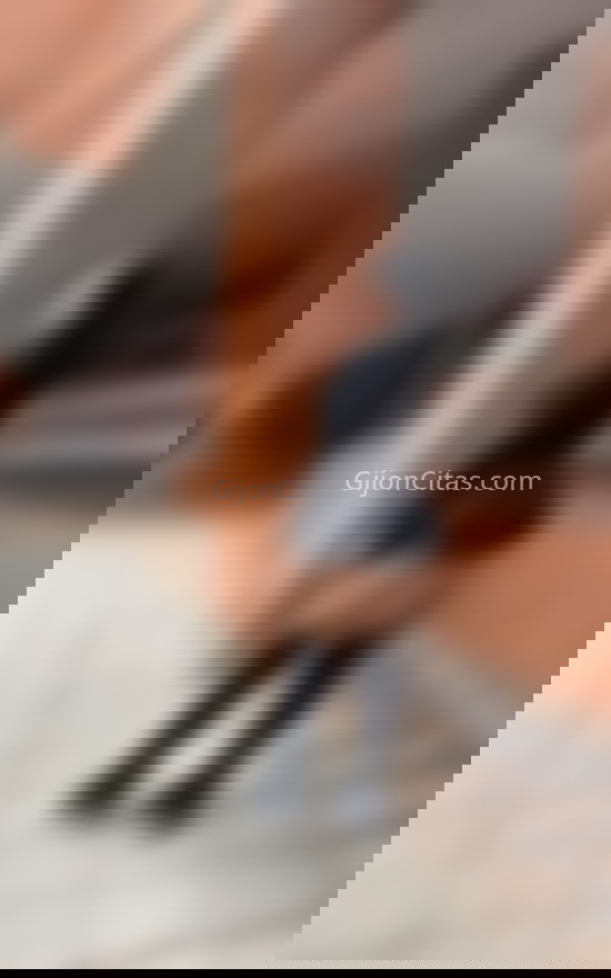 Mía, jovencita de piel morena. 658894118. Citas en GIJÓN, GIJÓN. www.gijoncitas.com.