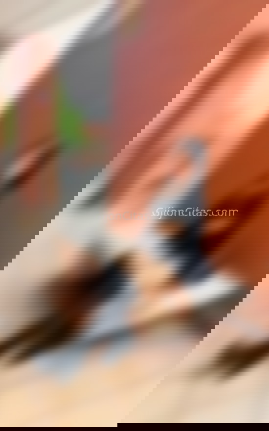 Mía, jovencita de piel morena. 658894118. Citas en GIJÓN, GIJÓN. www.gijoncitas.com.